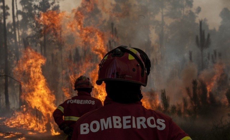 incendio-em-olho-marinho-na-fase-de-rescaldo-actualizada