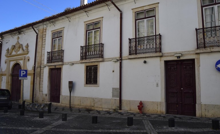 Edifício da antiga pousada está devoluto desde 2012