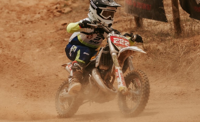 Edgar Póvoa integra a academia de motocross Fit2Race