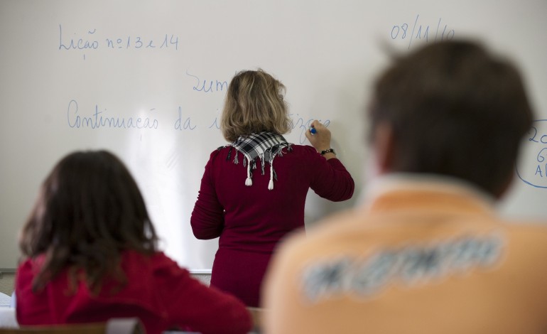 professores-iniciam-hoje-greve-a-algumas-actividades-7511