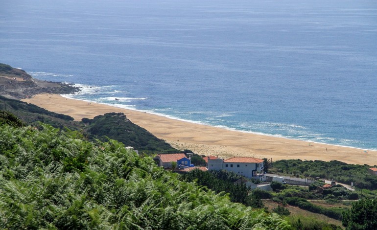 homem-morre-afogado-na-praia-do-salgado-na-nazare