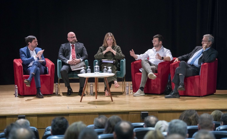 batalha-um-debate-com-propostas-acerto-de-contas-e-juras-de-dialogo