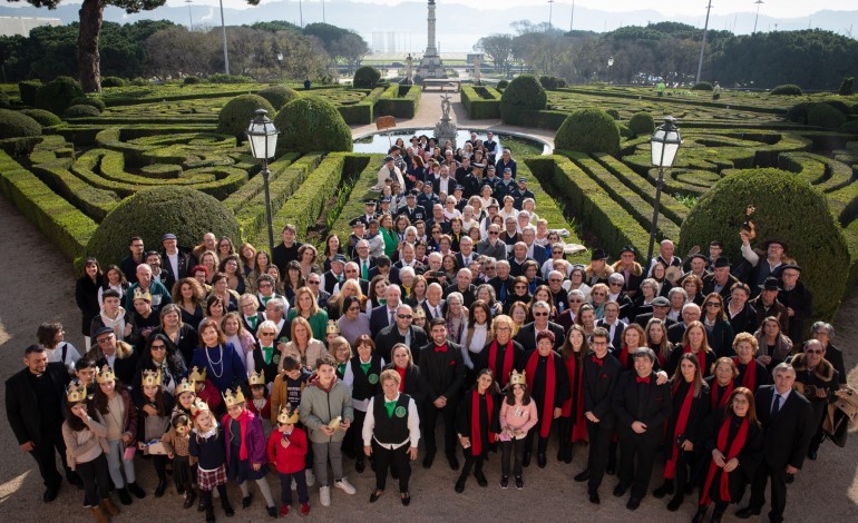 grupos-de-porto-de-mos-e-de-obidos-cantaram-as-janeiras-ao-presidente-da-republica