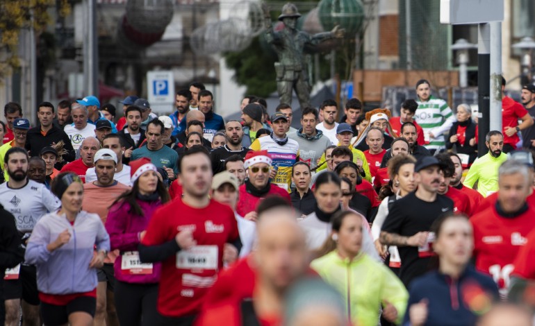 A chuva deu tréguas aos 1.950 corredores e 250 caminheiros