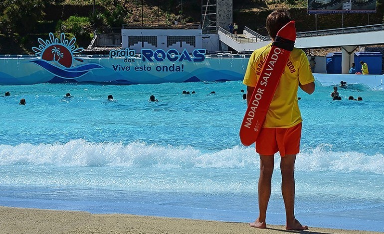 portugueses-e-emigrantes-sustem-parques-aquaticos-da-regiao