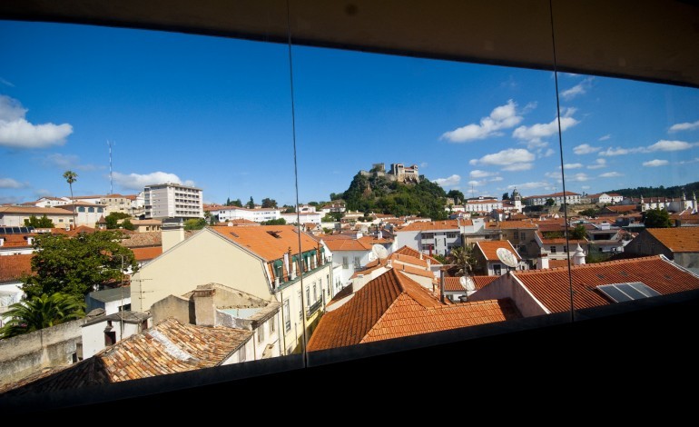 covid-19-mais-42-casos-activos-no-distrito-metade-deles-no-concelho-de-leiria
