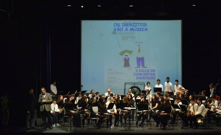 criancas-iberzitos-levam-musica-a-marinha-grande-8318