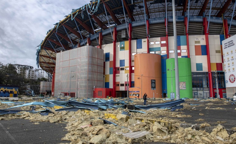 jogo-da-uniao-de-leiria-adiado-devido-aos-estragos-no-estadio-dr-magalhaes-pessoa