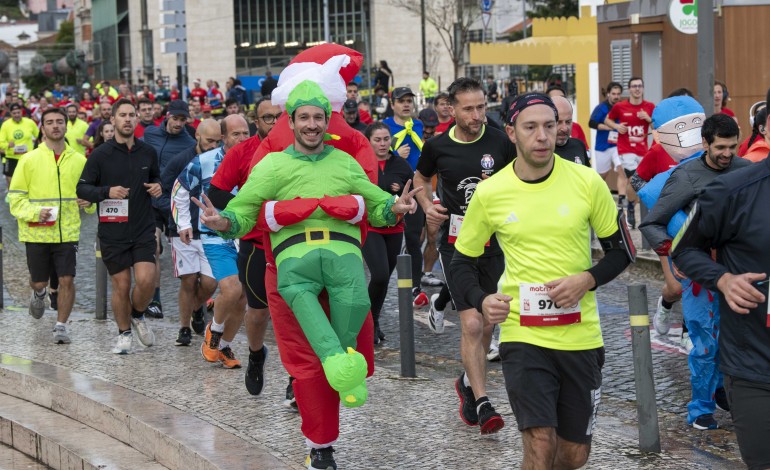 A chuva deu tréguas aos 1.950 corredores e 250 caminheiros