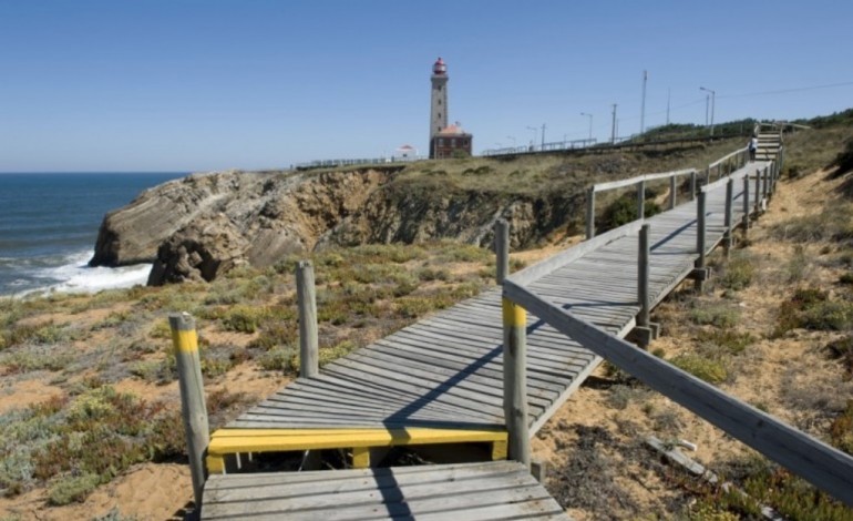 tumg-leva-e-traz-veraneantes-da-praia-de-sao-pedro-seis-vezes-por-dia-ate-ao-fim-de-agosto