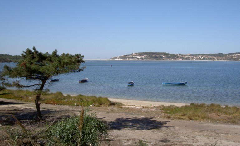 avancam-as-dragagens-na-lagoa-de-obidos