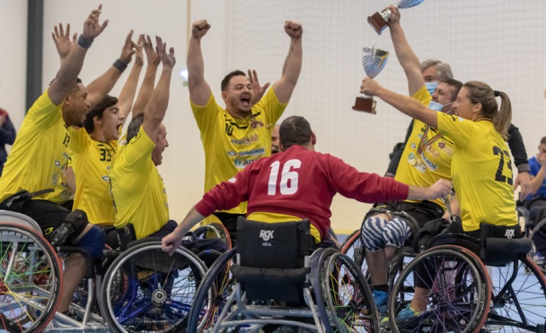 andebol-em-cadeira-de-rodas-equipa-de-leiria-junta-supertacas-as-tacas-de-portugal