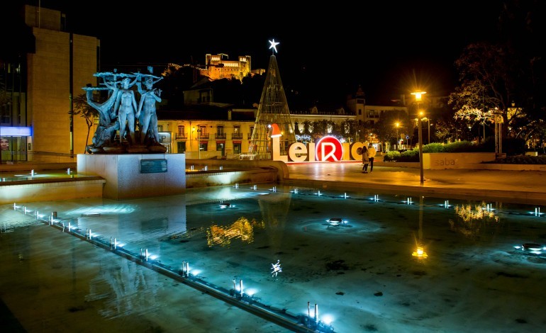 fonte-luminosa-fica-as-escuras-para-poupar-energia