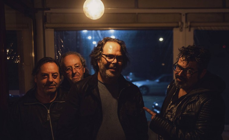 the-rooms-os-adultos-na-sala-os-rebeldes-no-quarto-e-o-rock-que-nao-pede-licenca