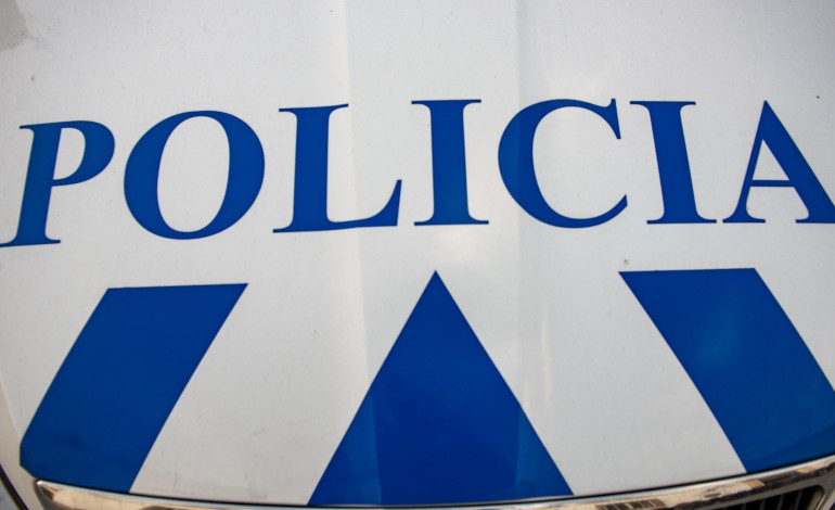 psp-impede-homem-de-estrangular-companheira-na-nazare