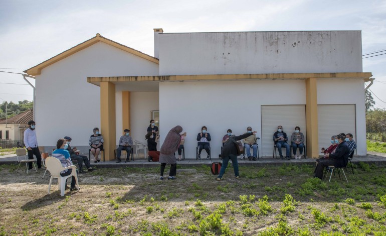 A sessão de terça-feira, 6 de Abril, aconteceu na antiga escola primária