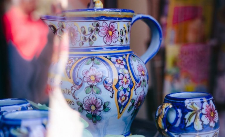 rota-dos-jarros-mostra-uma-centena-de-pecas-no-centro-historico-de-alcobaca