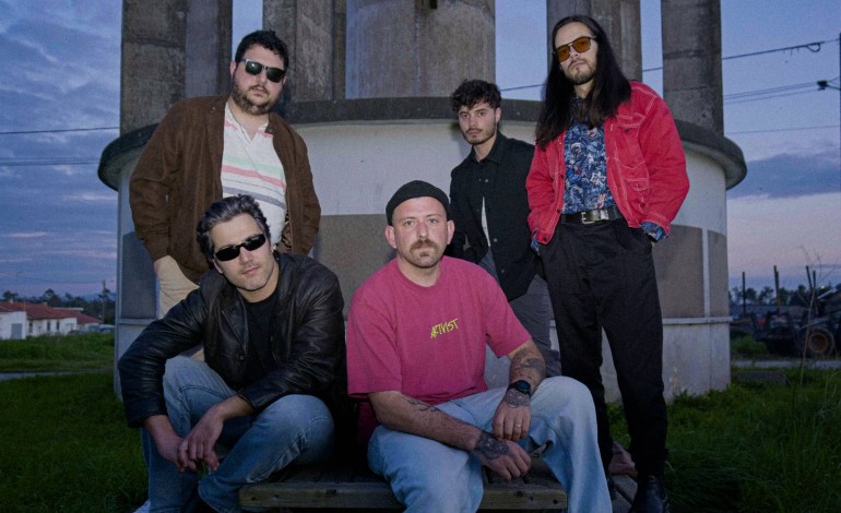 stone-dead-quando-o-rock-ganha-ainda-mais-classe