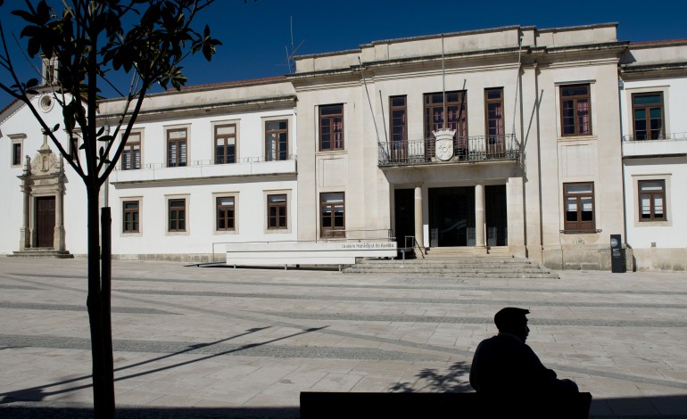 covid-19-no-distrito-de-leiria-leiria-sem-novos-contagios-tres-concelhos-sem-casos-activos-e-11-novos-recuperados-em-peniche