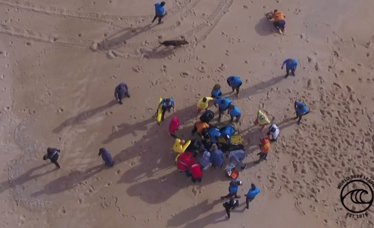 veja-o-momento-do-incidente-do-surfista-alex-botelho-na-praia-do-norte