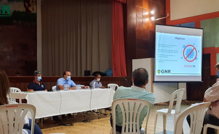 gnr-fez-accao-de-sensibilizacao-para-produtores-e-trabalhadores-agricolas-no-ambito-da-covid-19