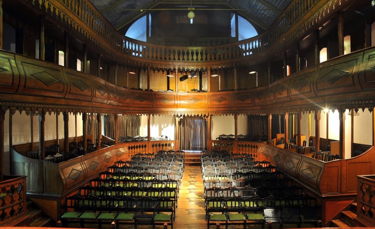 Teatro Chaby Pinheiro (Nazaré)