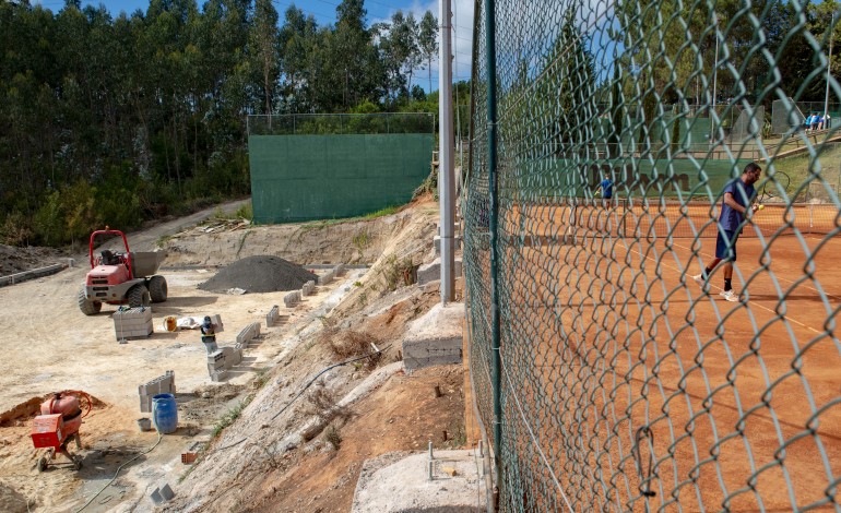 Campo de areia vai nasceu junto aos 'courts' de terra batida