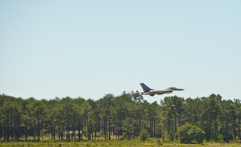 estrondo-sentido-na-regiao-foi-provocado-por-f16-que-ultrapassou-a-barreira-do-som-7640