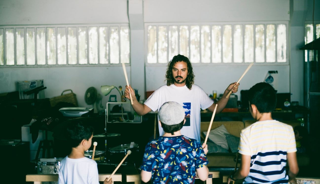 Pedro Marques dá Oficina de Percussão (Foto: Vera Marmelo)