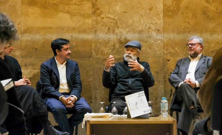 gargulas-de-jose-aurelio-na-torre-do-tombo-estao-agora-fixadas-em-livro