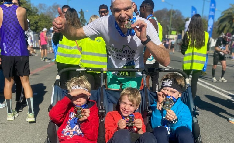 atleta-corre-maratona-com-os-tres-filhos-e-bate-recorde-do-guinness