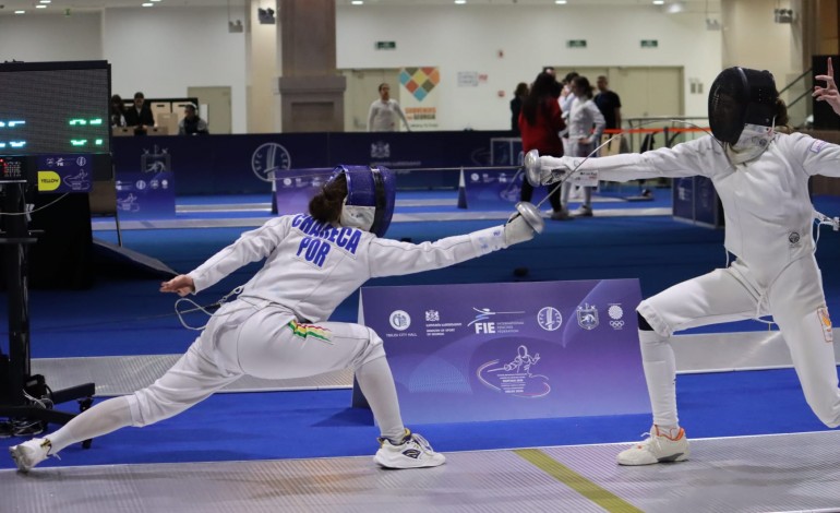 touche-carlota-chareca-titulo-nacional-e-estreia-no-mundial-de-esgrima