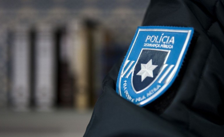 agressor-reincidente-detido-pela-psp-por-ameacas-a-namorada-e-danos-na-habitacao-em-leiria