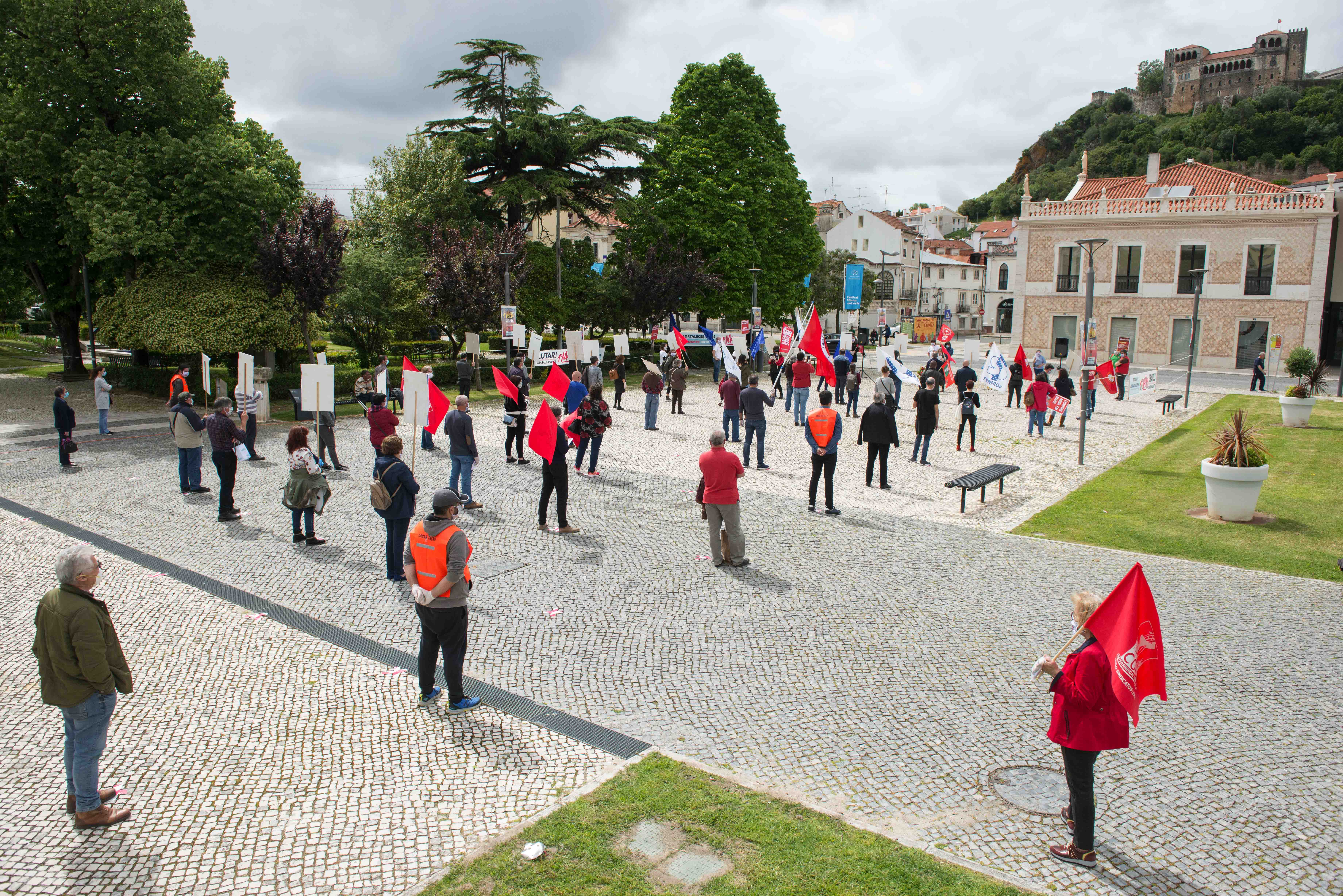 Dia dos Trabalhadores foi celebrado mantendo a distância social, devido à Covid-19