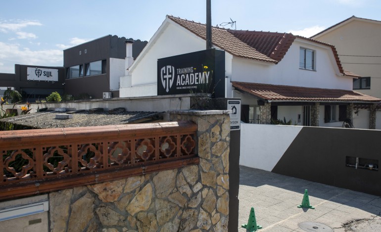 tribunal-de-leiria-condena-homem-que-invadiu-ginasio-devido-a-barulho