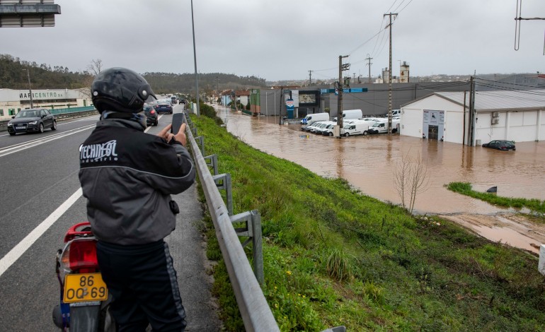 Imagens das inundações em Leiria