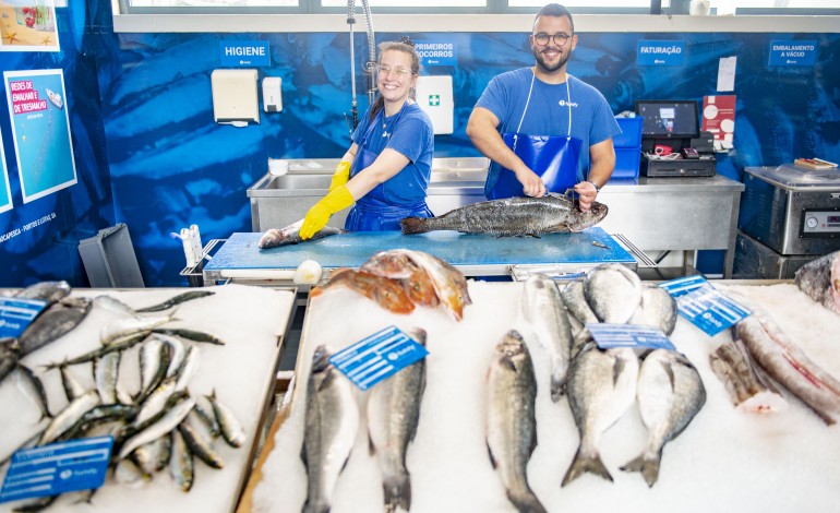 Rui e Beatriz estão nos mercados do Bombarral e Marinha Grande e fazem também entregas ao domicílio