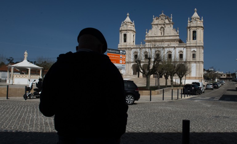 bispo-quer-destituir-conselho-economico-da-paroquia-dos-milagres