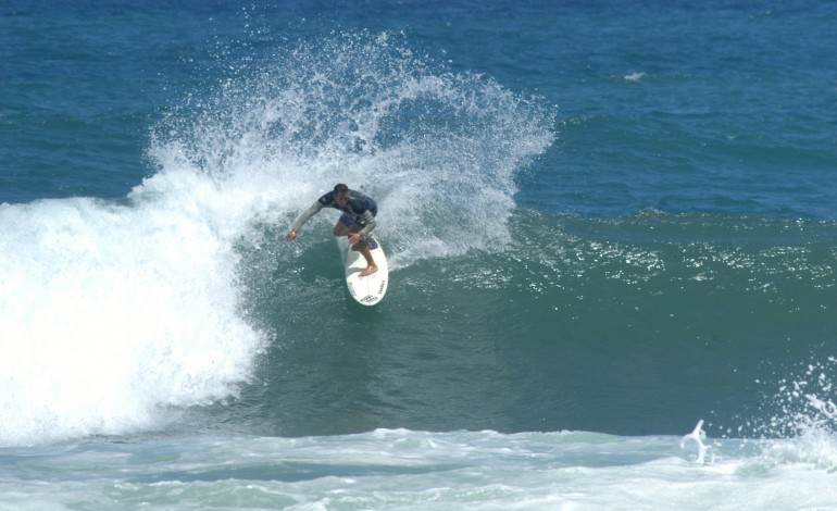 circuito-regional-de-surf-do-centro-arranca-em-peniche