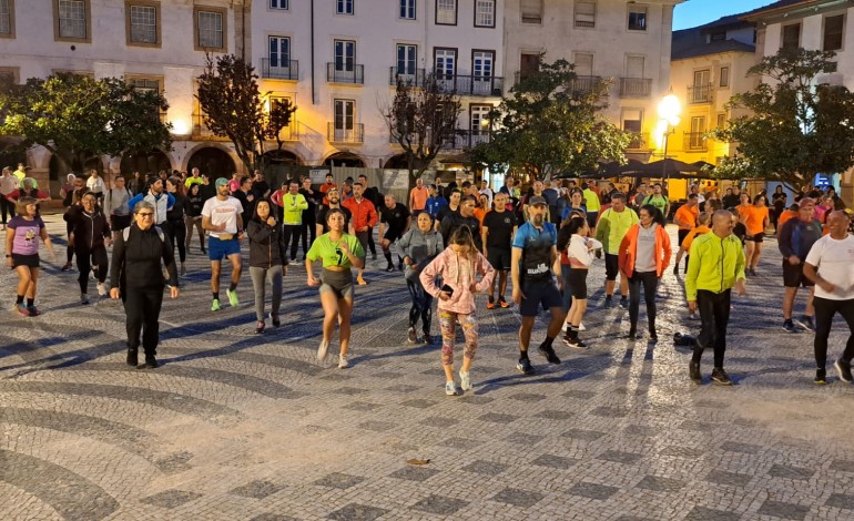 Praça Rodrigues Lobo acolheu celebração do aniversário das Brisas do Lis Night Run