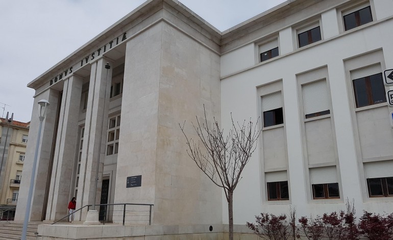 homem-em-prisao-domiciliaria-apos-furto-qualificado-de-paineis-de-cofragem