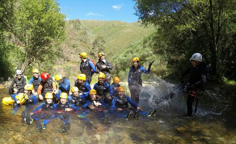 Clube de Leiria pratica canyoning em Castanheira de Pera