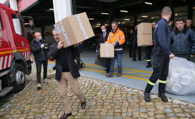 covid-19-politecnico-de-leiria-e-empresas-oferecem-mais-de-3300-viseiras-de-proteccao-aos-municipios-da-cimrl