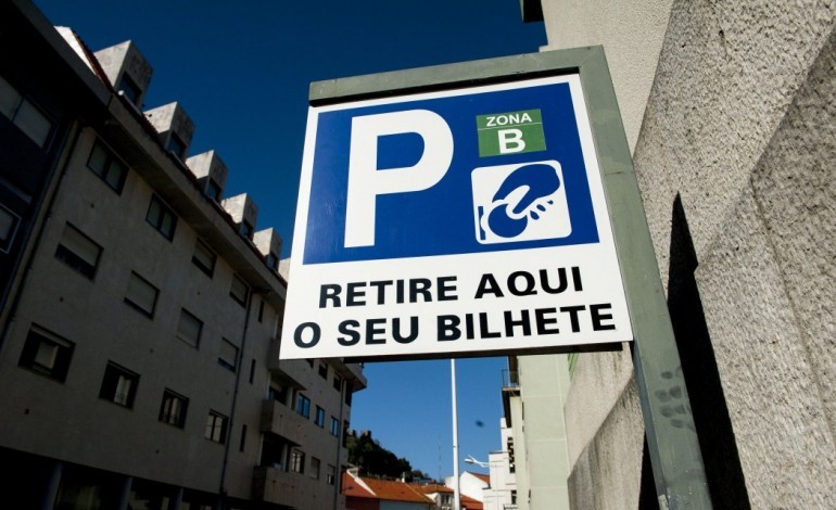 estacionamento-em-leiria-volta-a-ser-pago