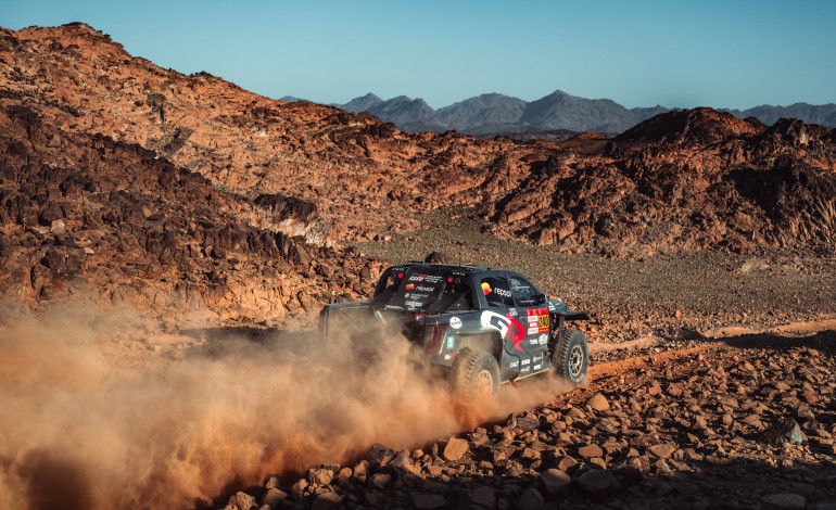 joao-ferreira-com-bom-ritmo-no-prologo-do-dakar-rally