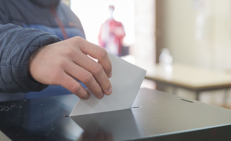 eleitor-impedido-de-votar-por-nao-usar-mascara-em-leiria