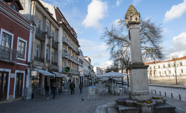 covid-19-distrito-de-leiria-com-mais-sete-novos-casos-quatro-sao-de-alcobaca