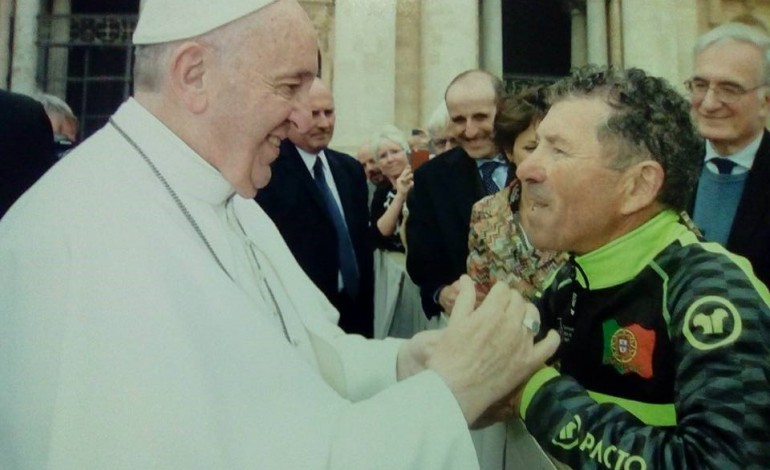 bombeiro-ciclista-recebeu-caloroso-abraco-do-santo-padre-6345