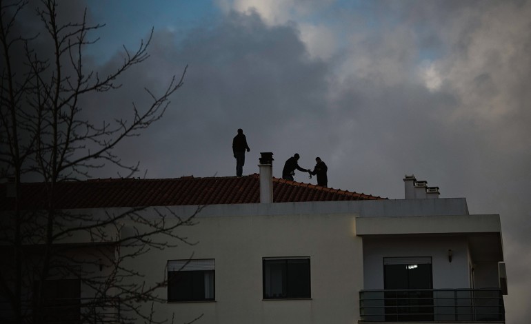 psd-propoe-isentar-impostos-municipais-a-familias-e-empresas-afectadas-camara-vota-contra