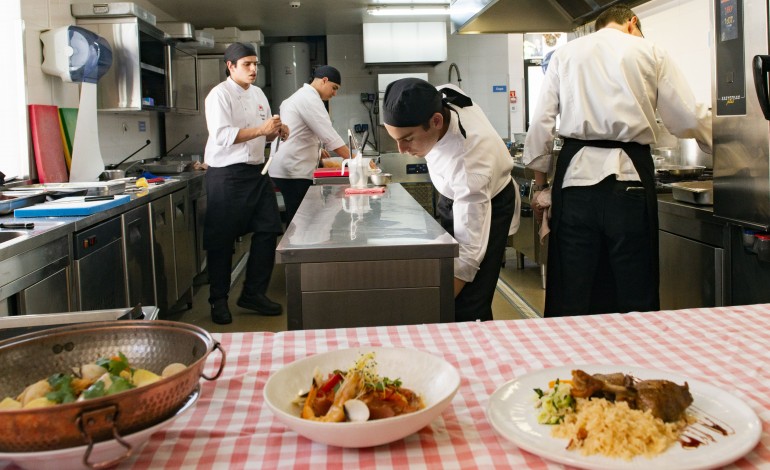 funcionarios-da-escola-profissional-de-leiria-preocupados-com-alienacao-do-alvara